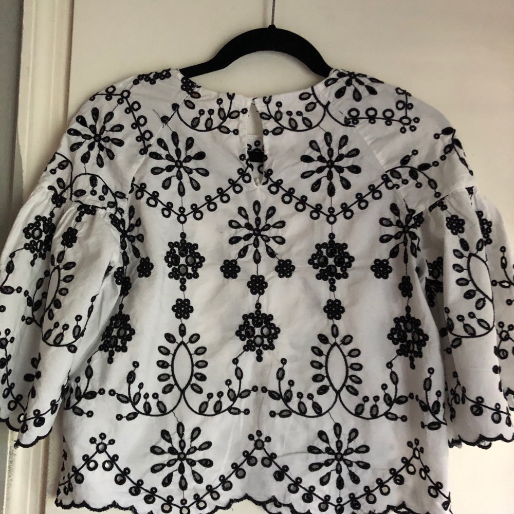 Bell sleeve too